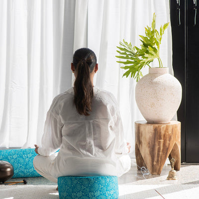 Cushion Round Turquoise 36x15cm