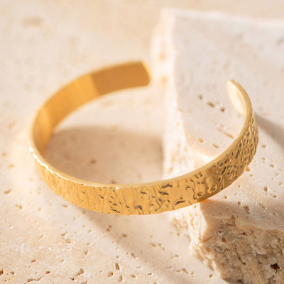 Bangle Hammered Texture Gold Plated